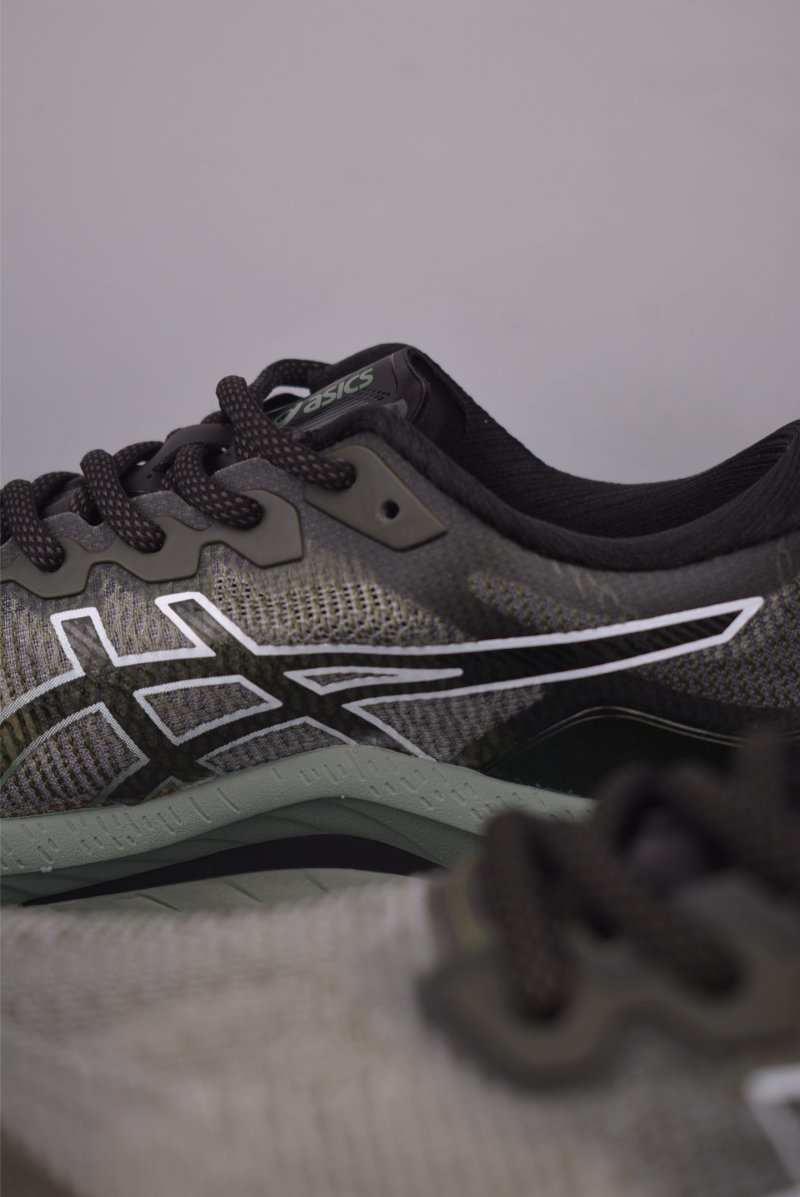 Asics Gel-Kinsei Blast view