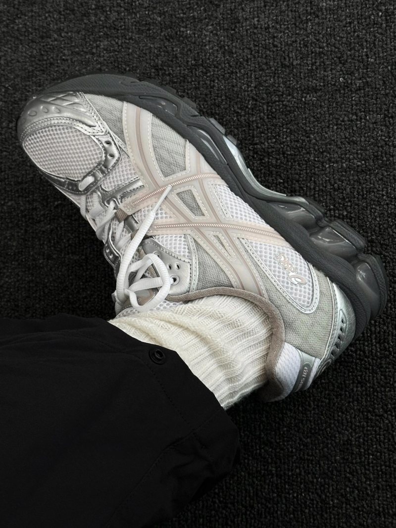 Asics Gel-Nimbus 10.1 view