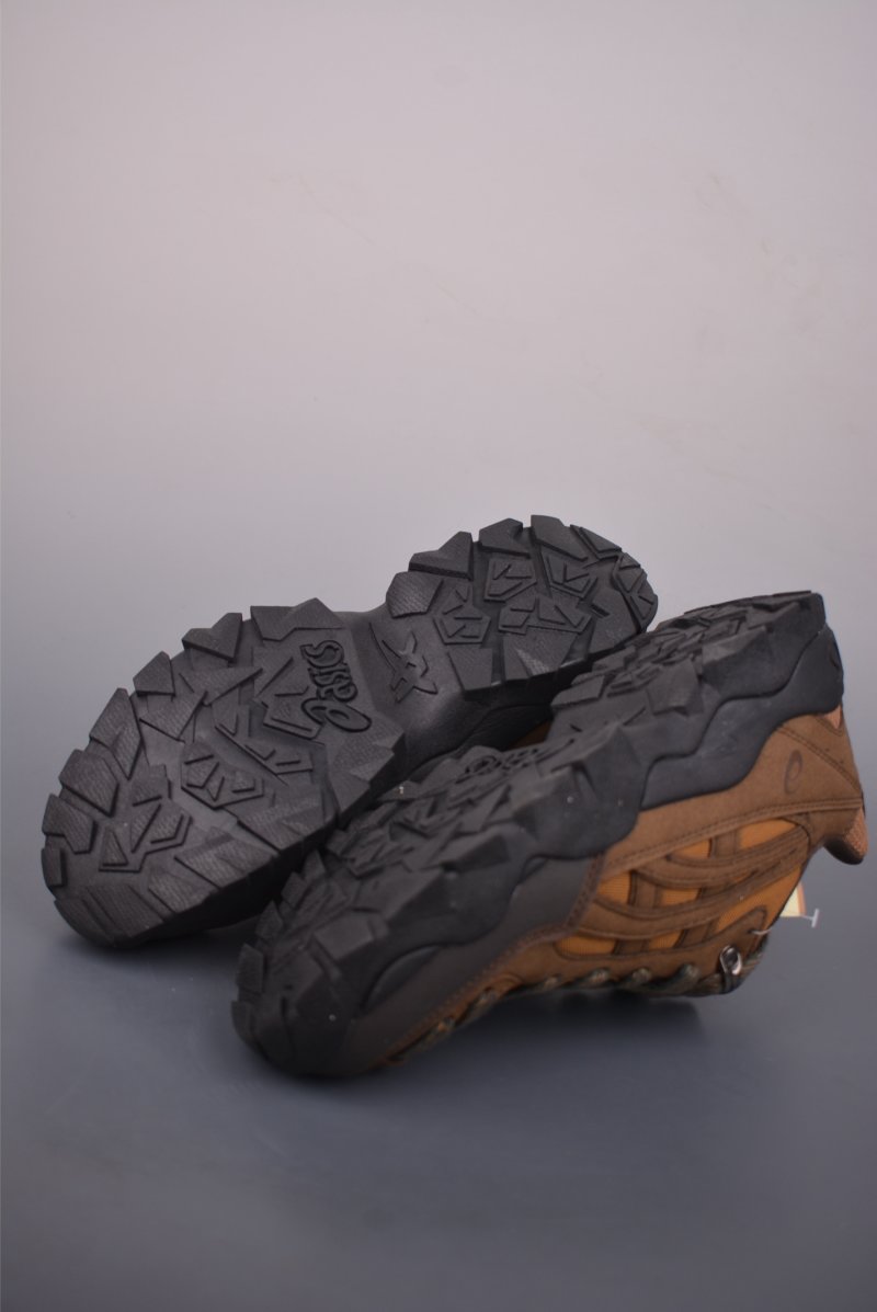 Asics Gel-Pickax view