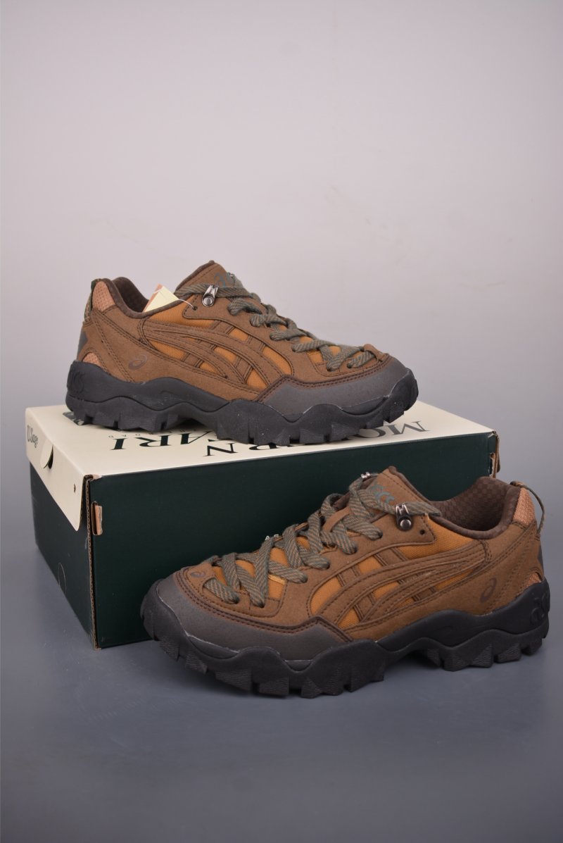Asics Gel-Pickax view