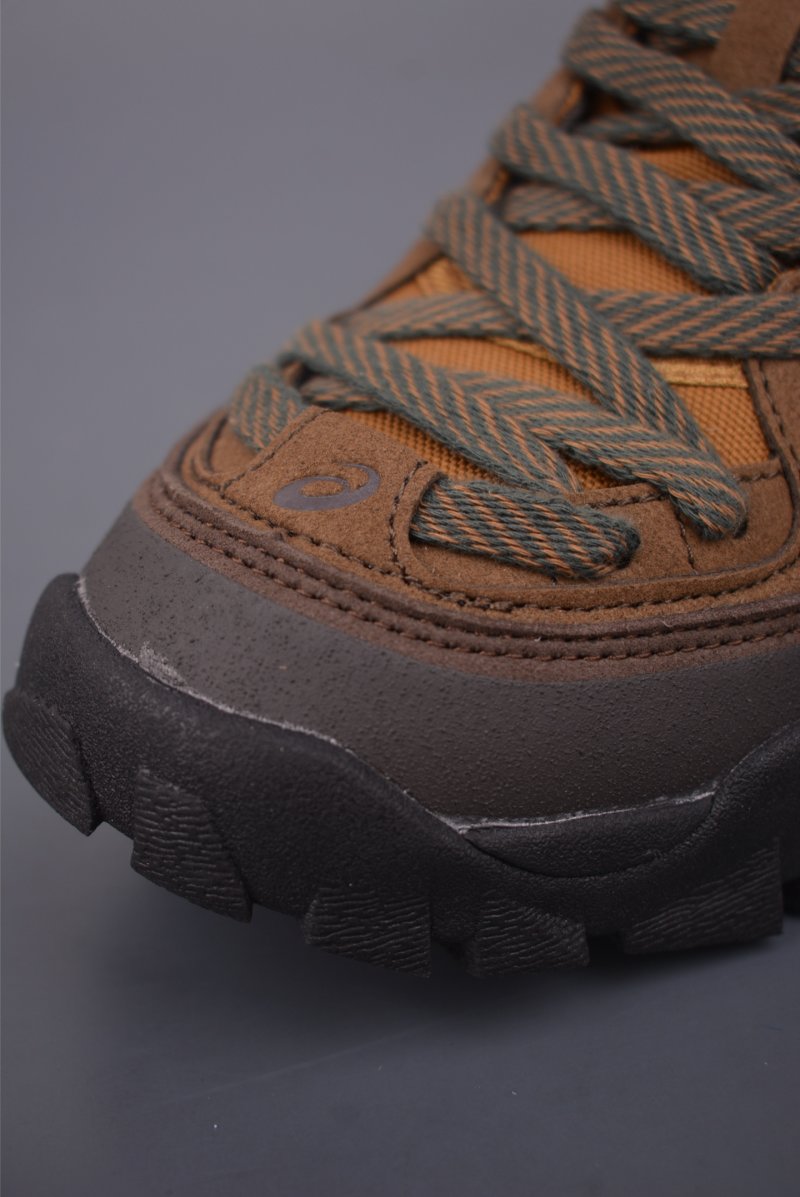 Asics Gel-Pickax view