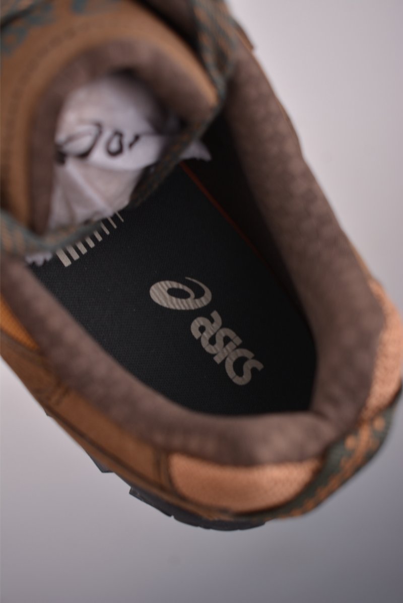 Asics Gel-Pickax view