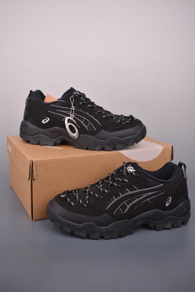 Asics Gel-Pickax view