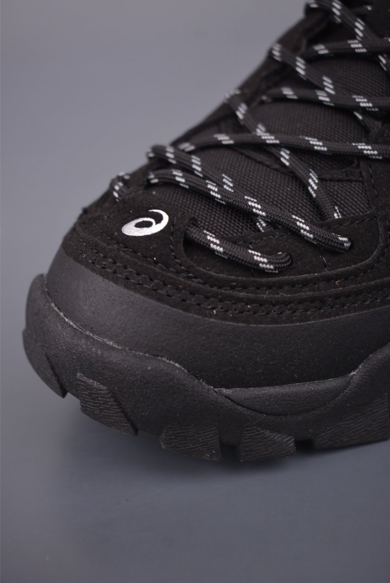 Asics Gel-Pickax view