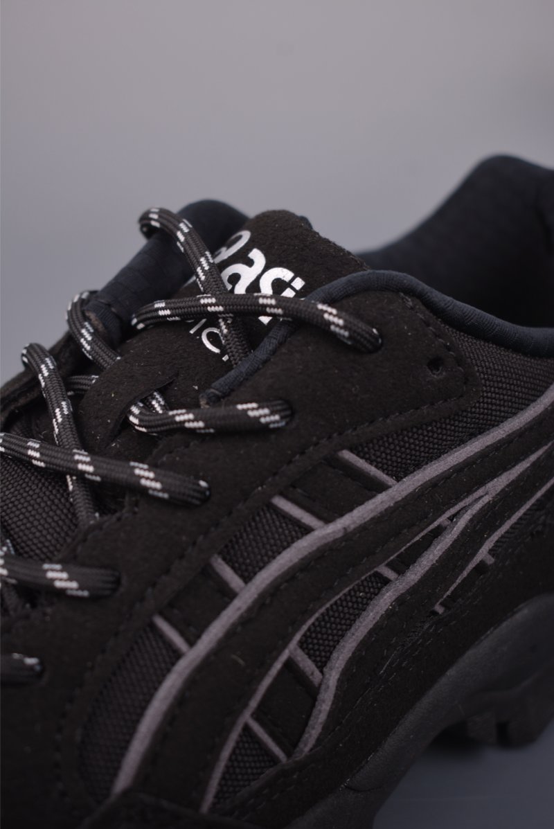 Asics Gel-Pickax view