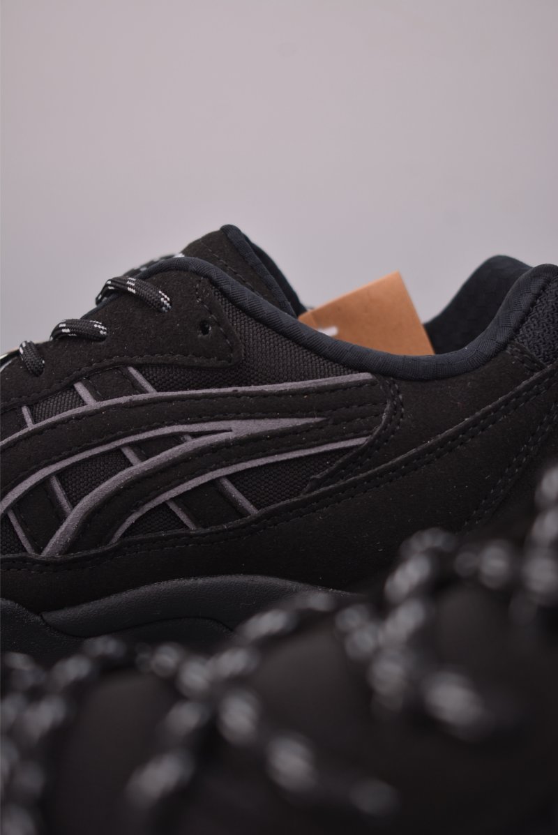 Asics Gel-Pickax view
