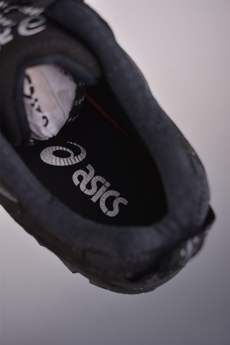 Asics Gel-Pickax view