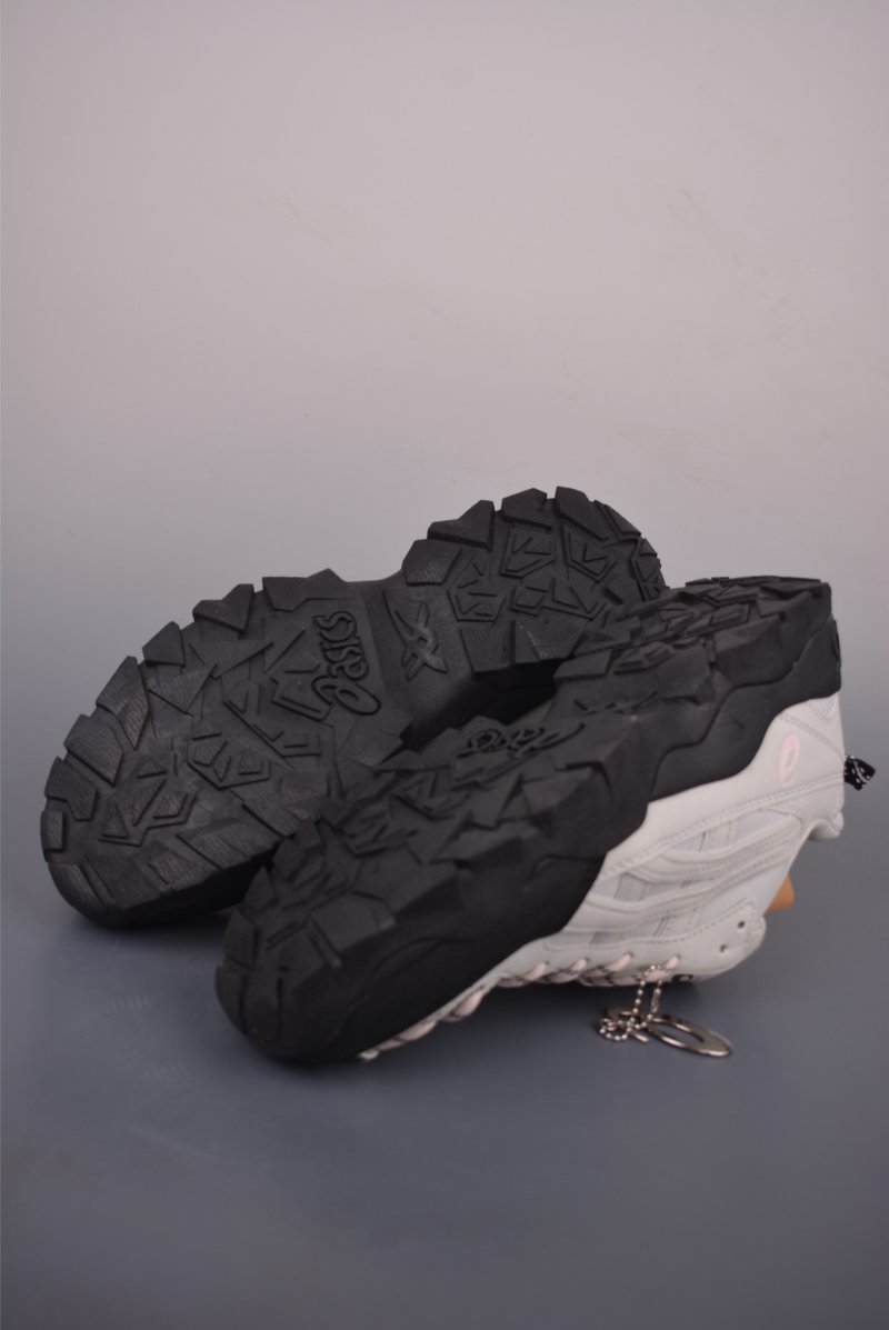 Asics Gel-Pickax view