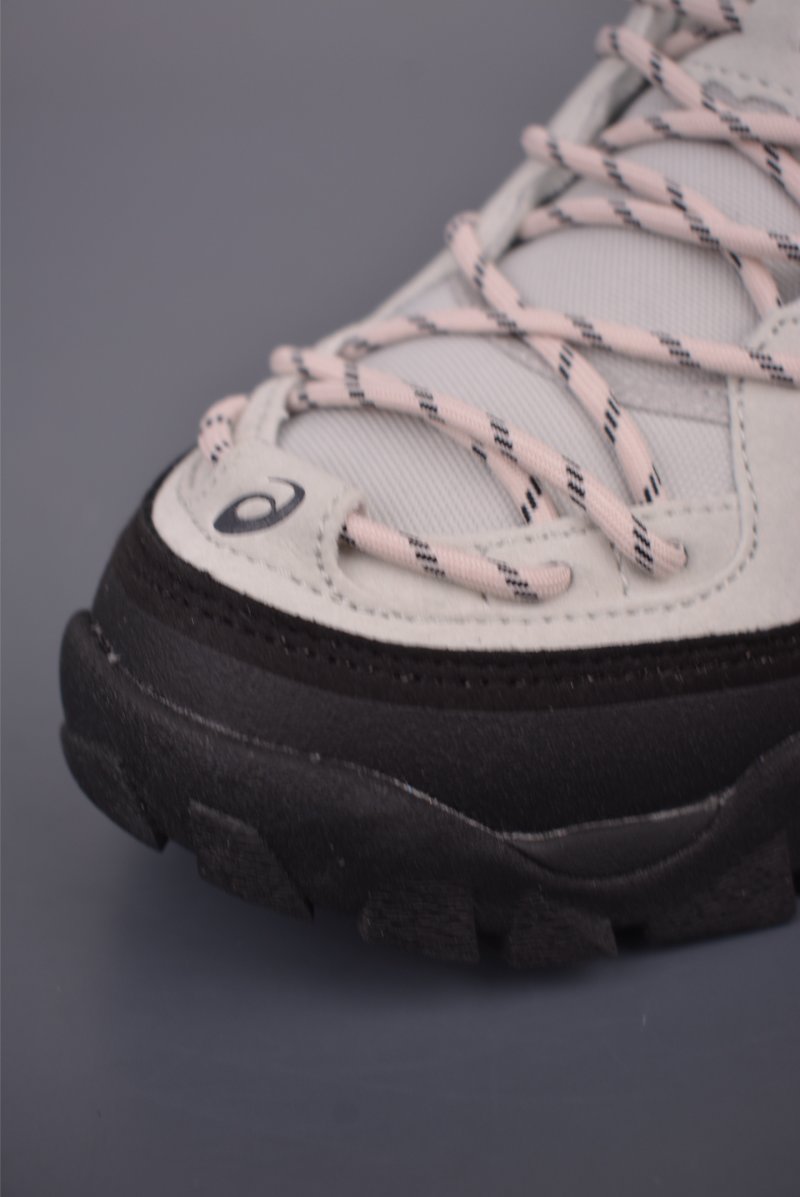 Asics Gel-Pickax view