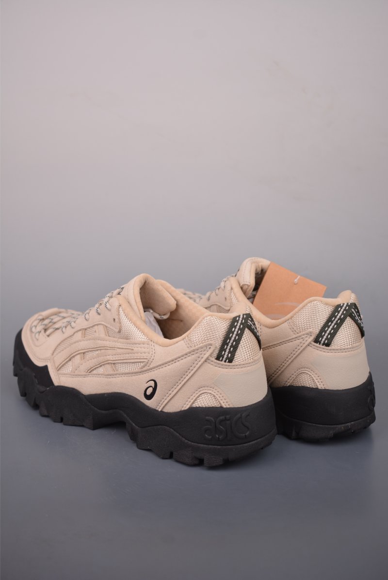Asics Gel-Pickax view