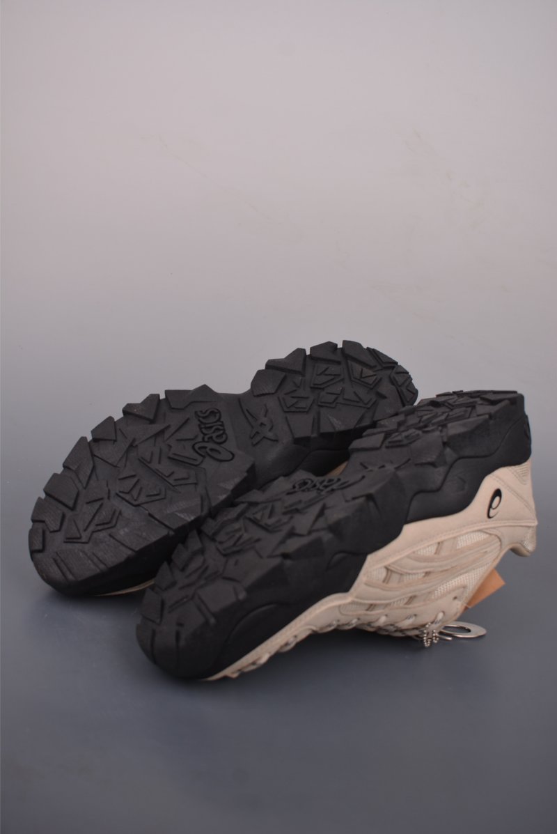 Asics Gel-Pickax view