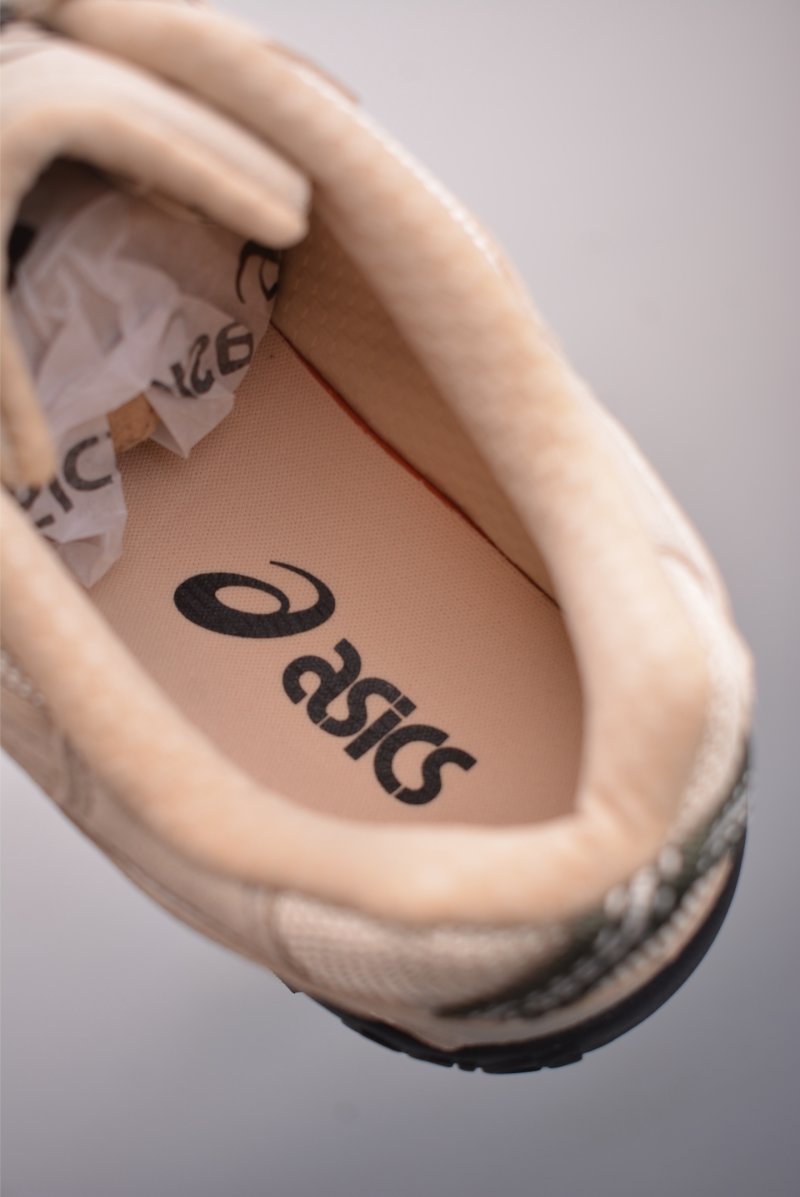 Asics Gel-Pickax view