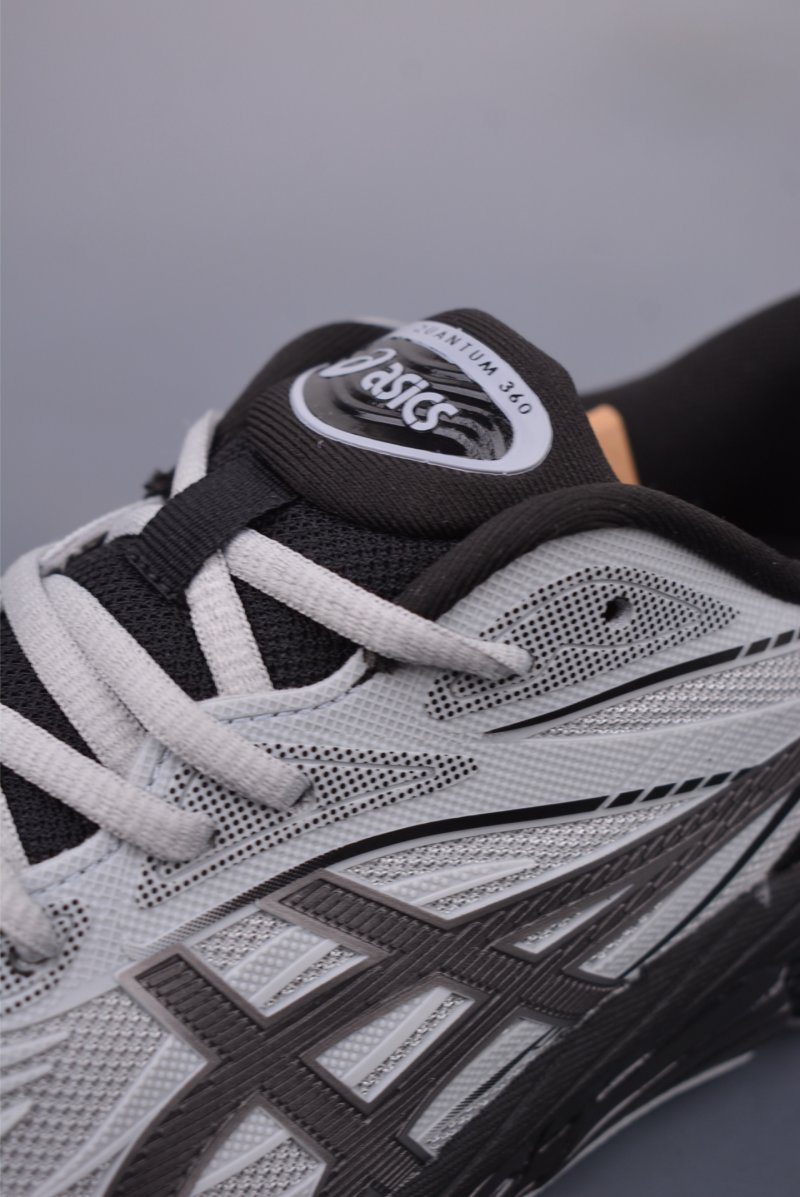 Asics Gel-Quantum 360 VIII view