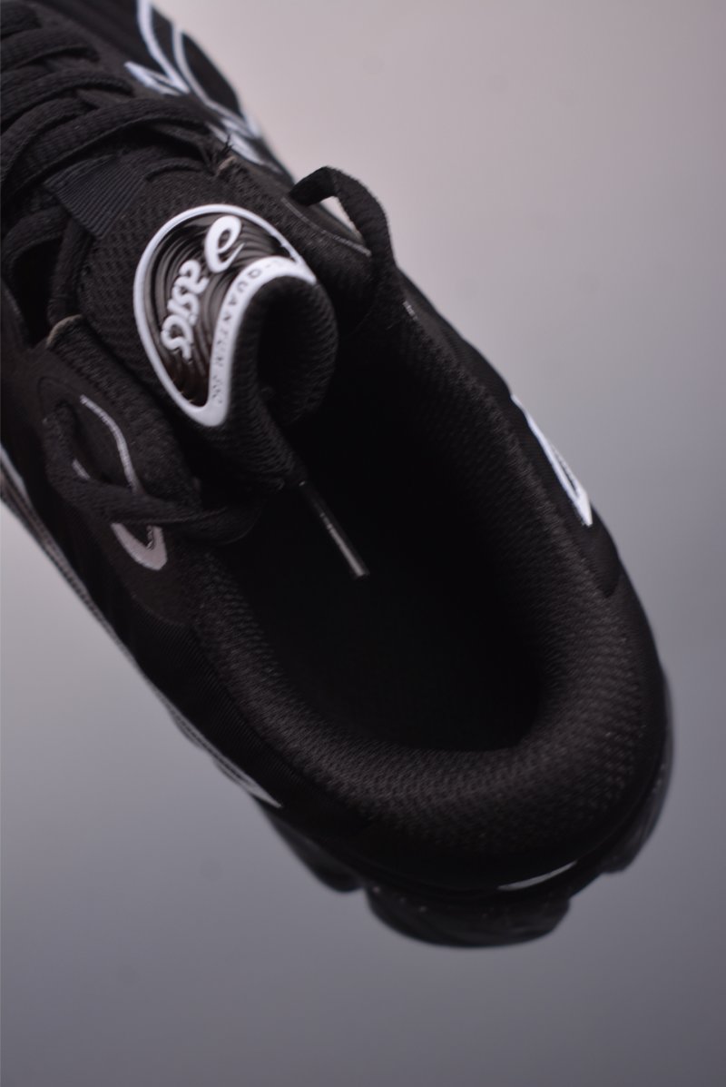 Asics Gel-Quantum 360 VIII Emboss view