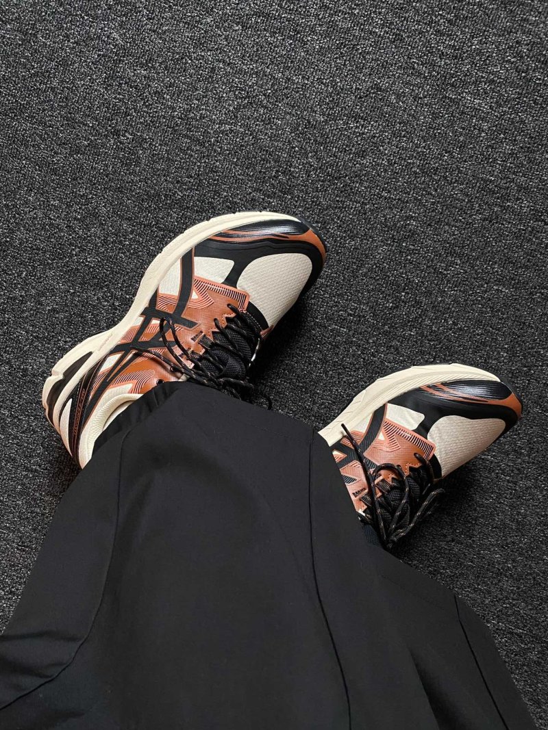 Asics Gel-Terrain view