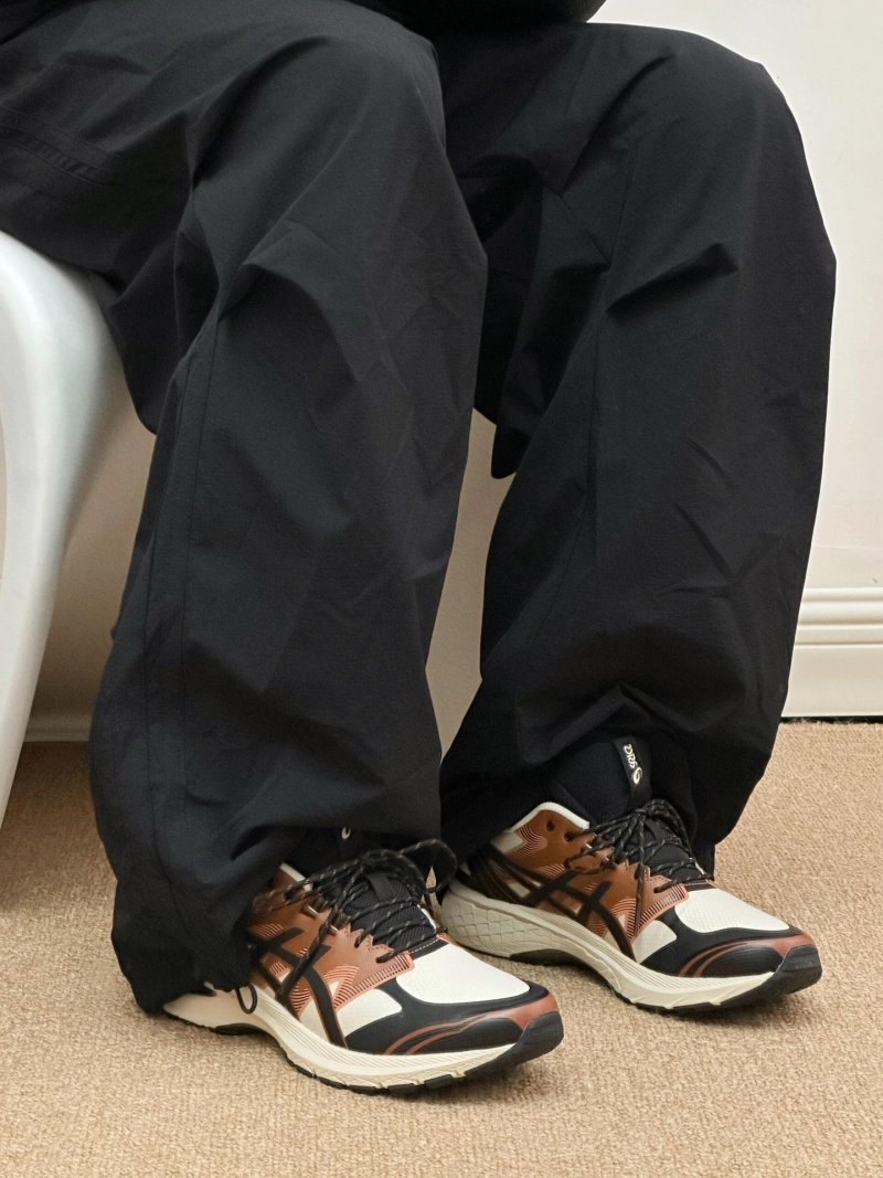 Asics Gel-Terrain view