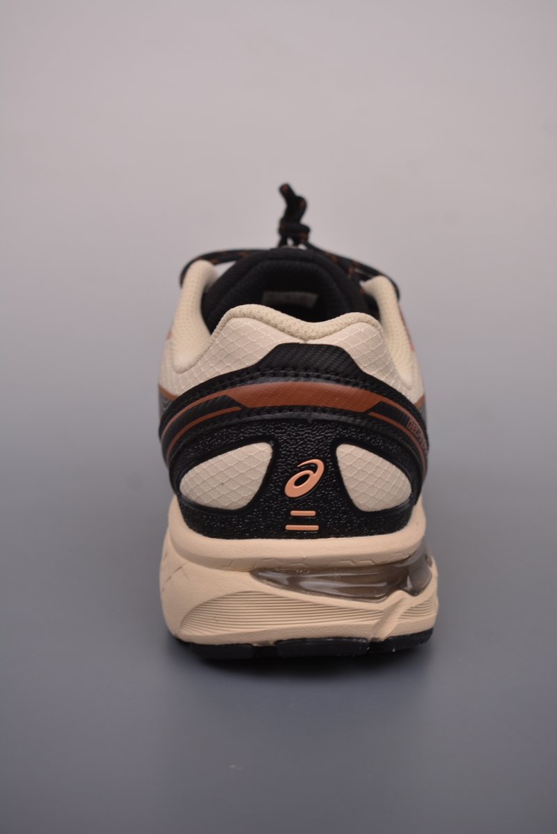 Asics Gel-Terrain view