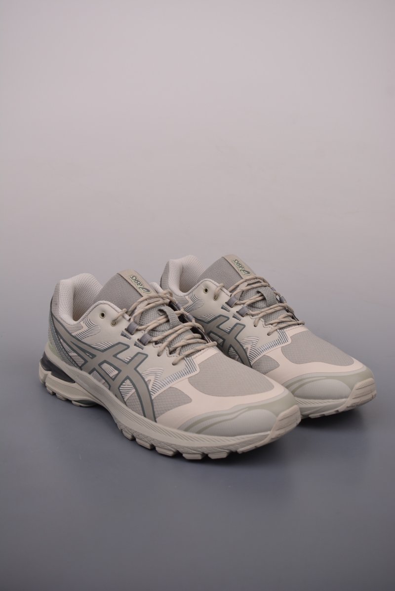 Asics Gel-Terrain view