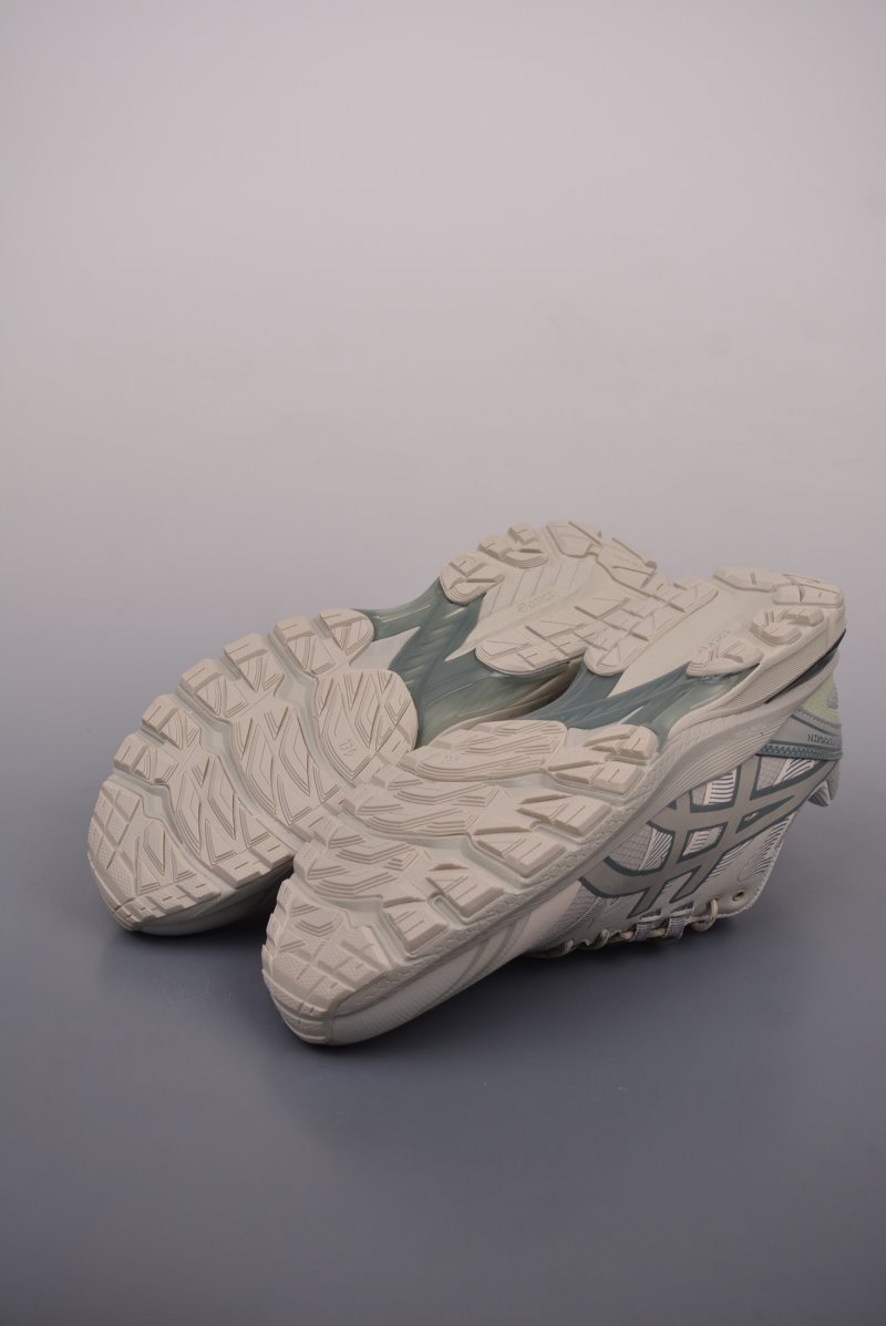 Asics Gel-Terrain view