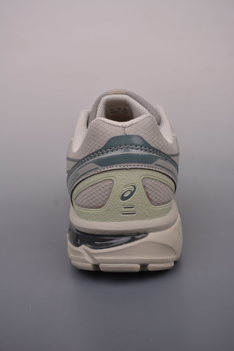 Asics Gel-Terrain view