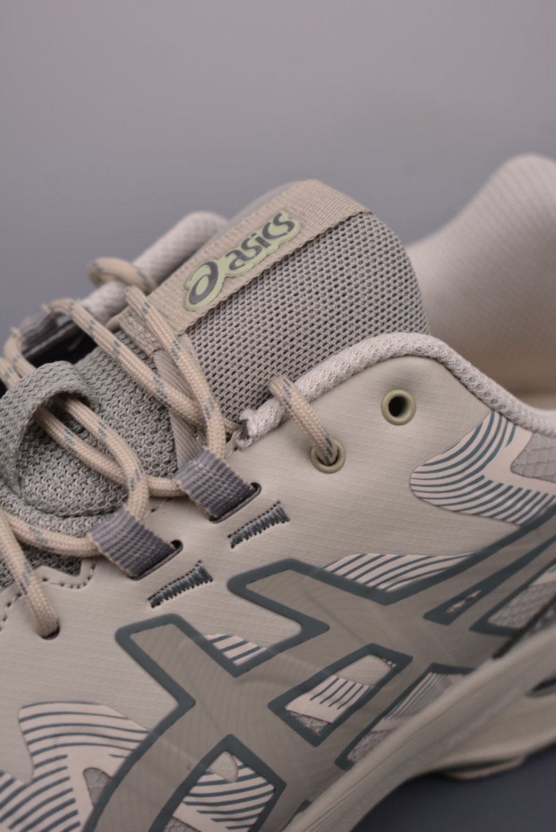 Asics Gel-Terrain view