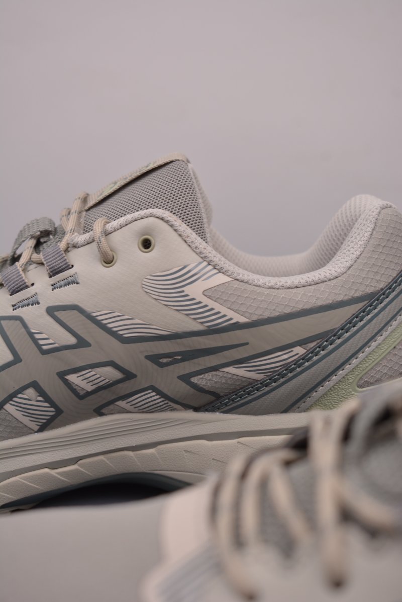 Asics Gel-Terrain view