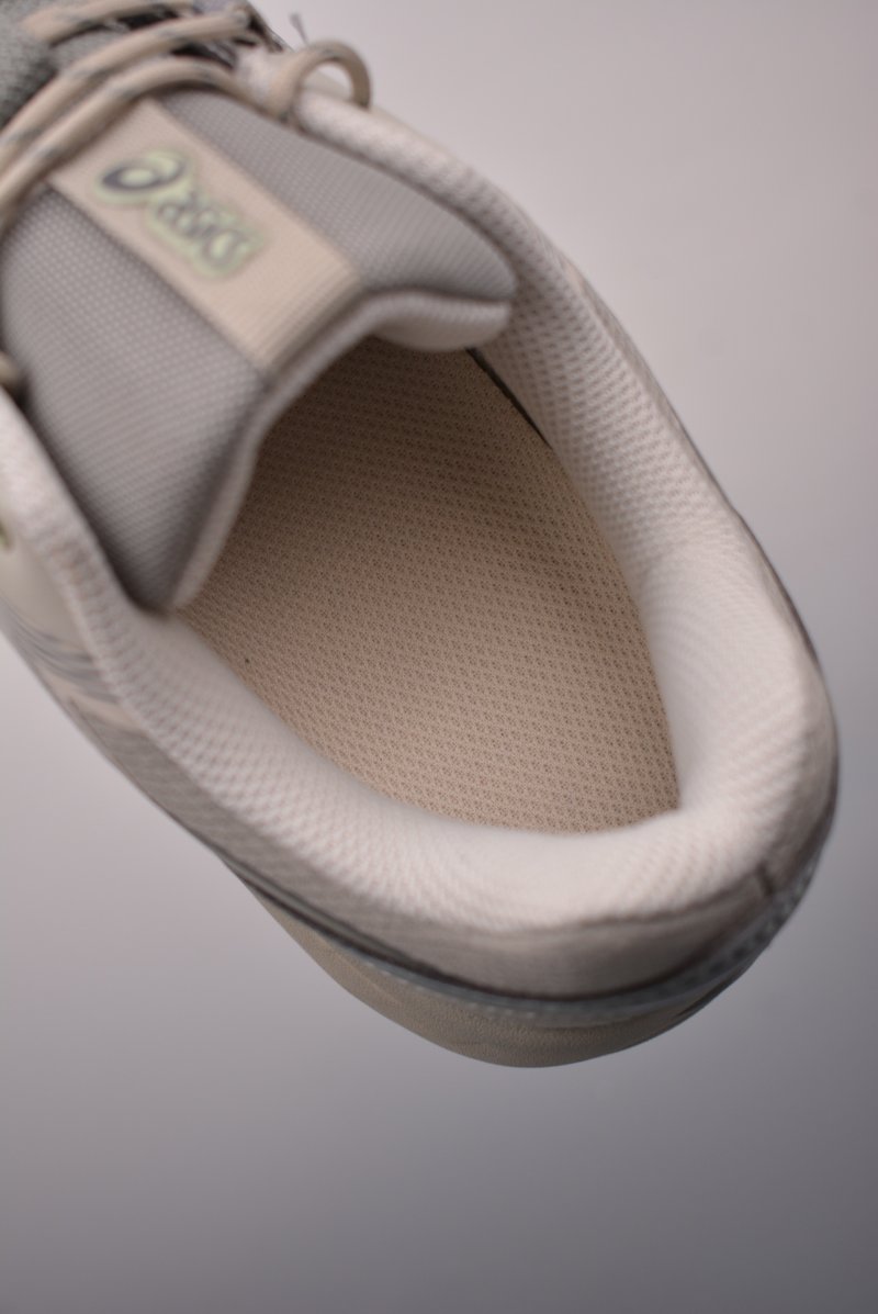 Asics Gel-Terrain view
