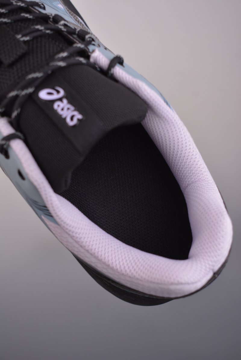 Asics Gel-Terrain view