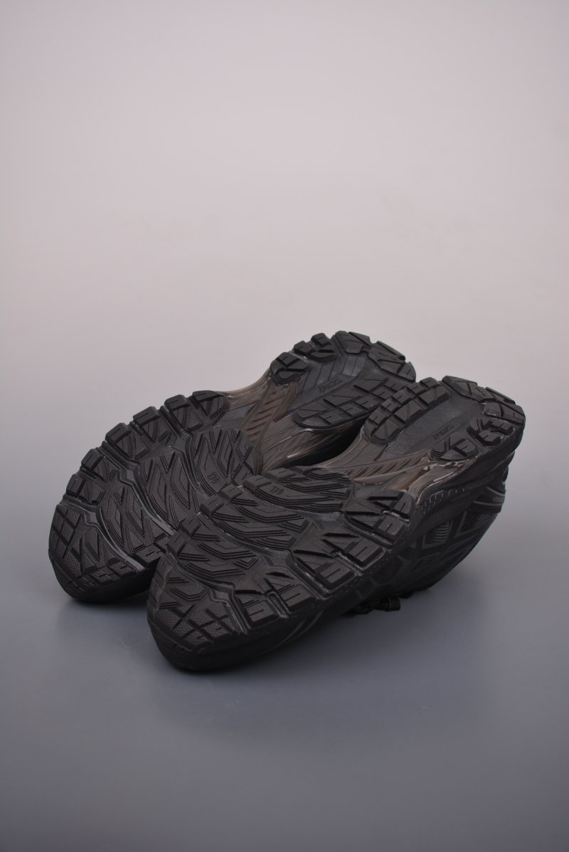Asics Gel-Terrain view