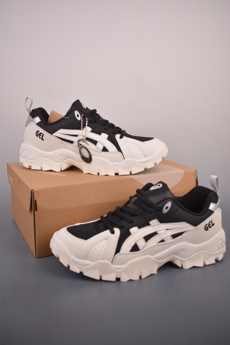 Asics Gel-Truck view