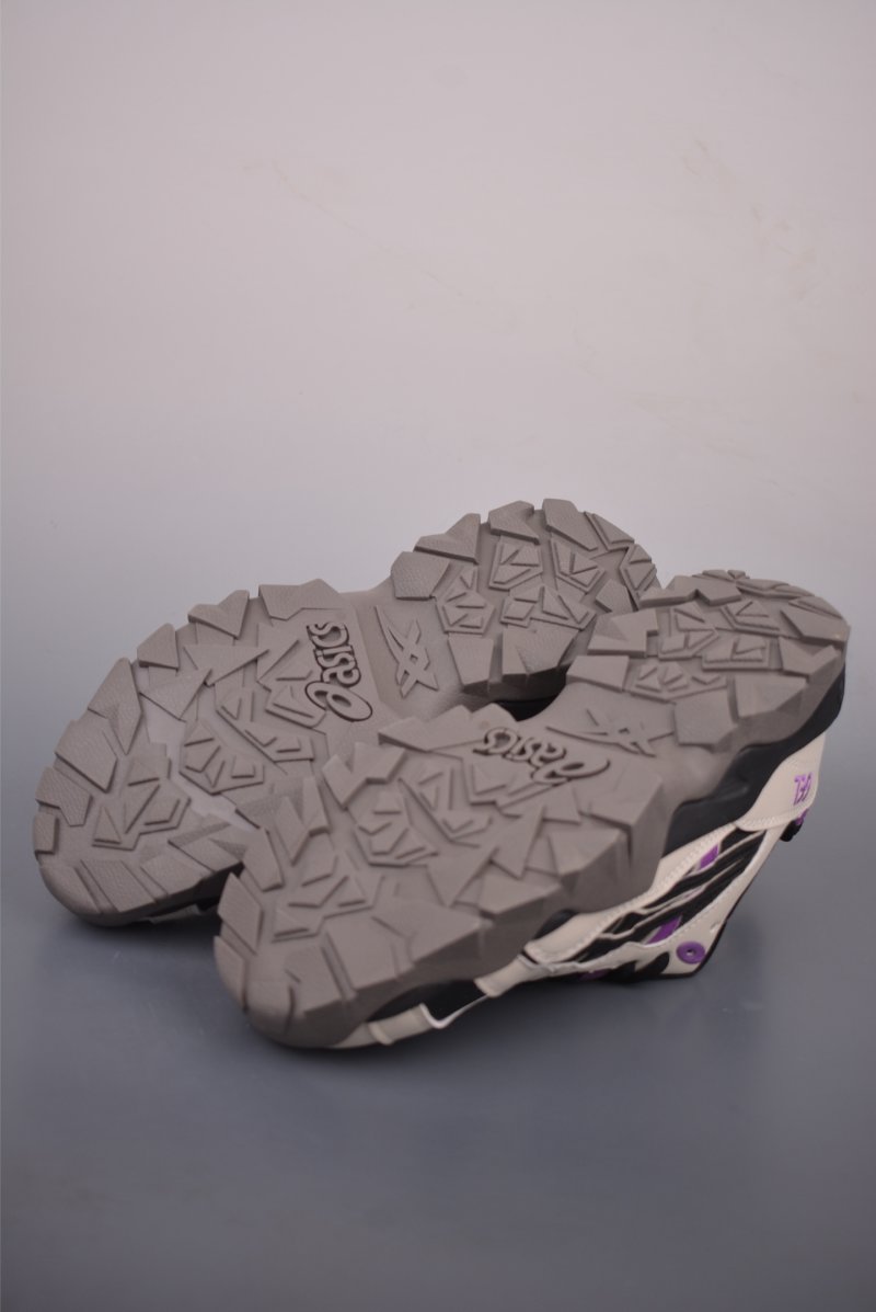 Asics Gel-Truck view