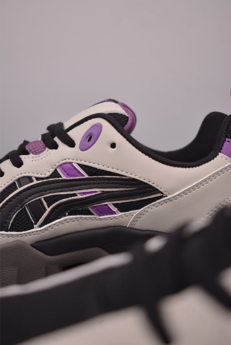 Asics Gel-Truck view