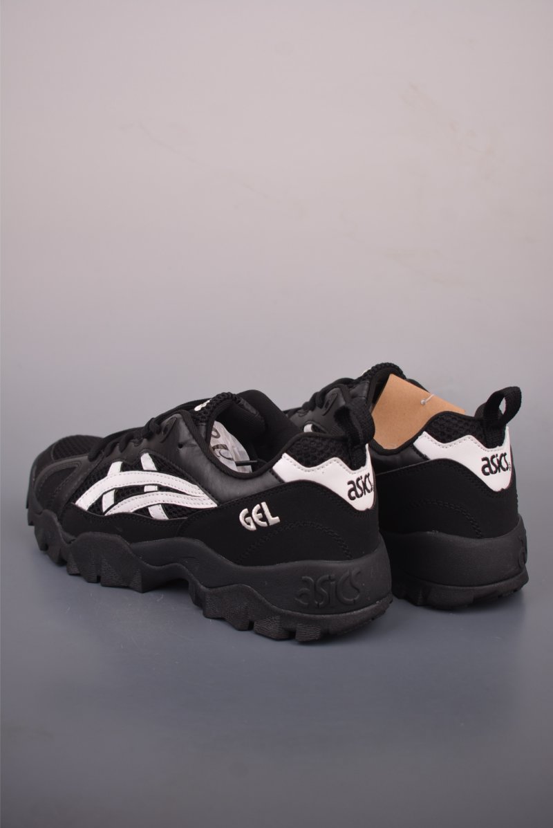 Asics Gel-Truck view