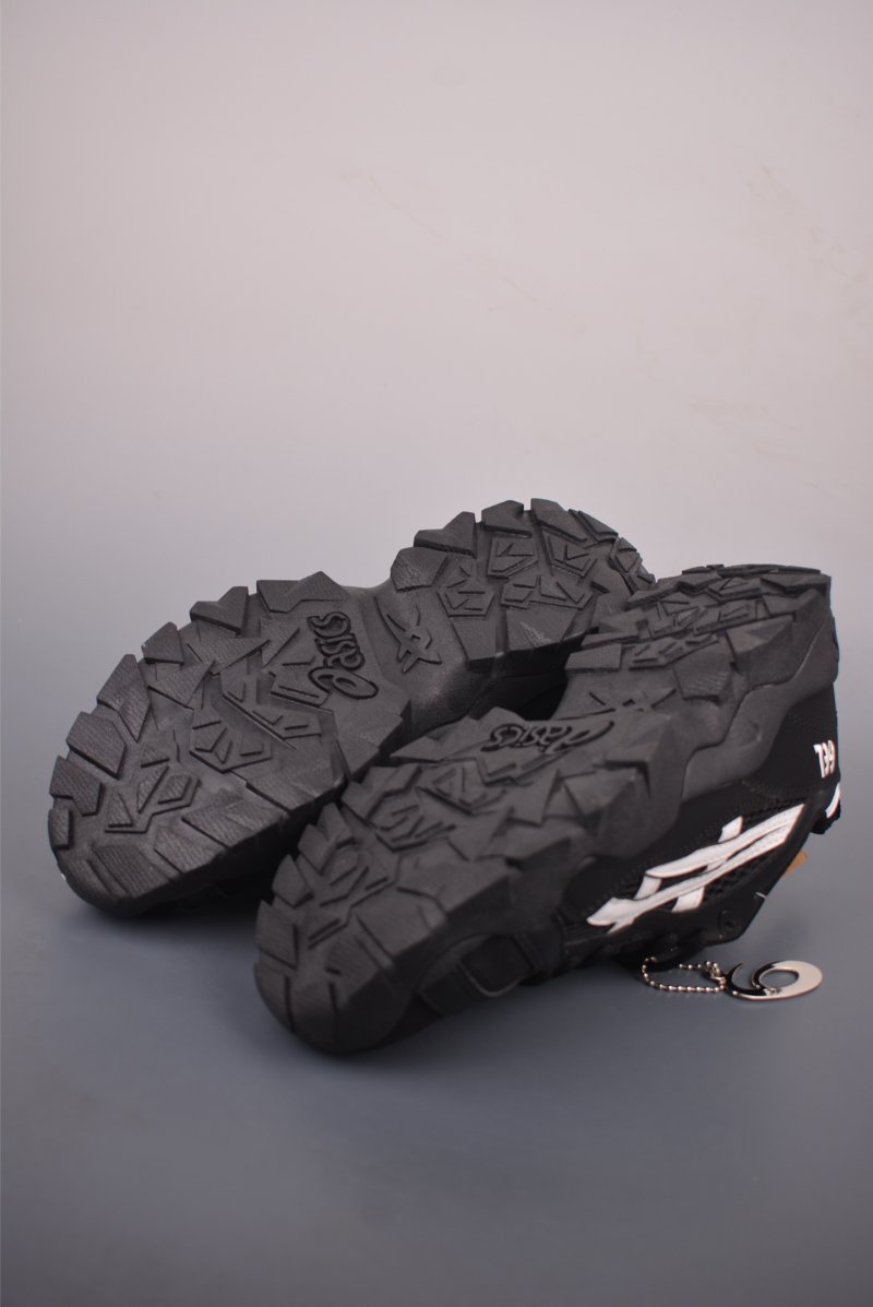Asics Gel-Truck view