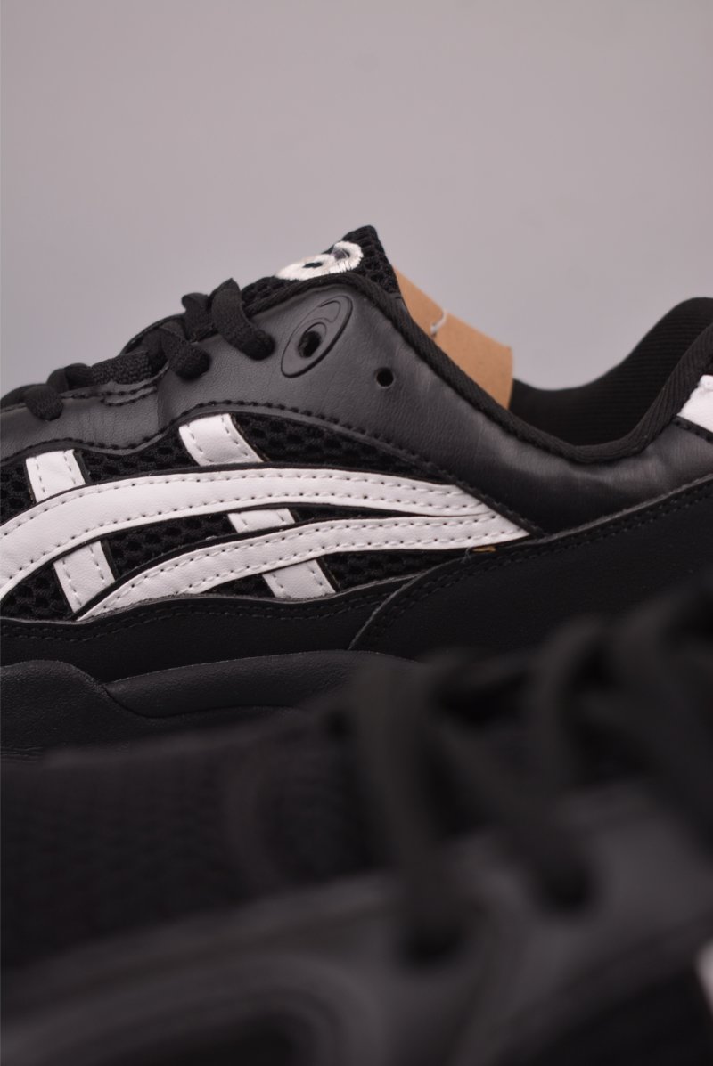 Asics Gel-Truck view