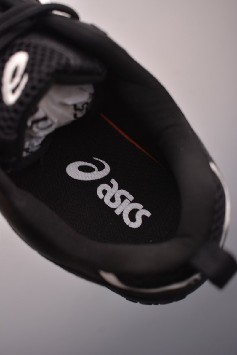 Asics Gel-Truck view