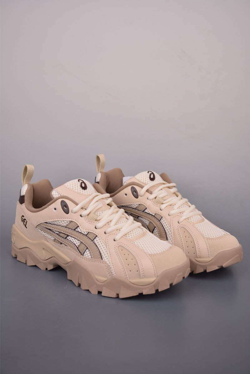Asics Gel-Truck view