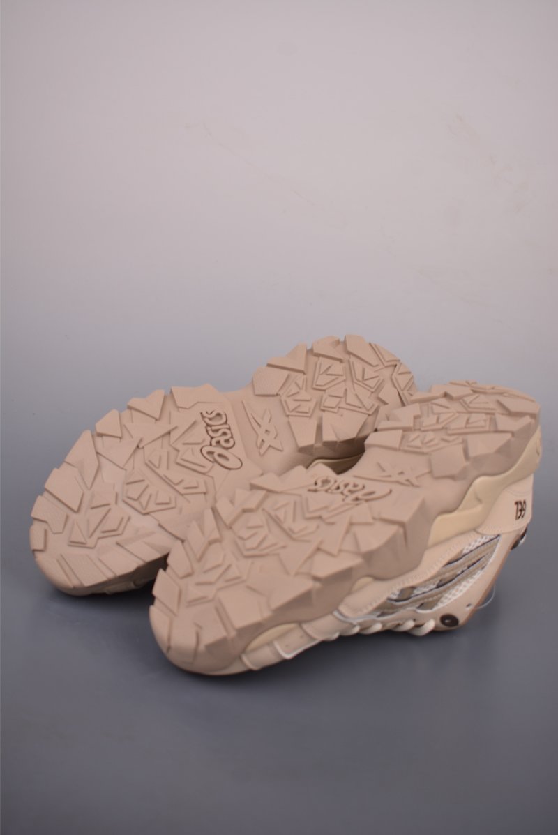 Asics Gel-Truck view