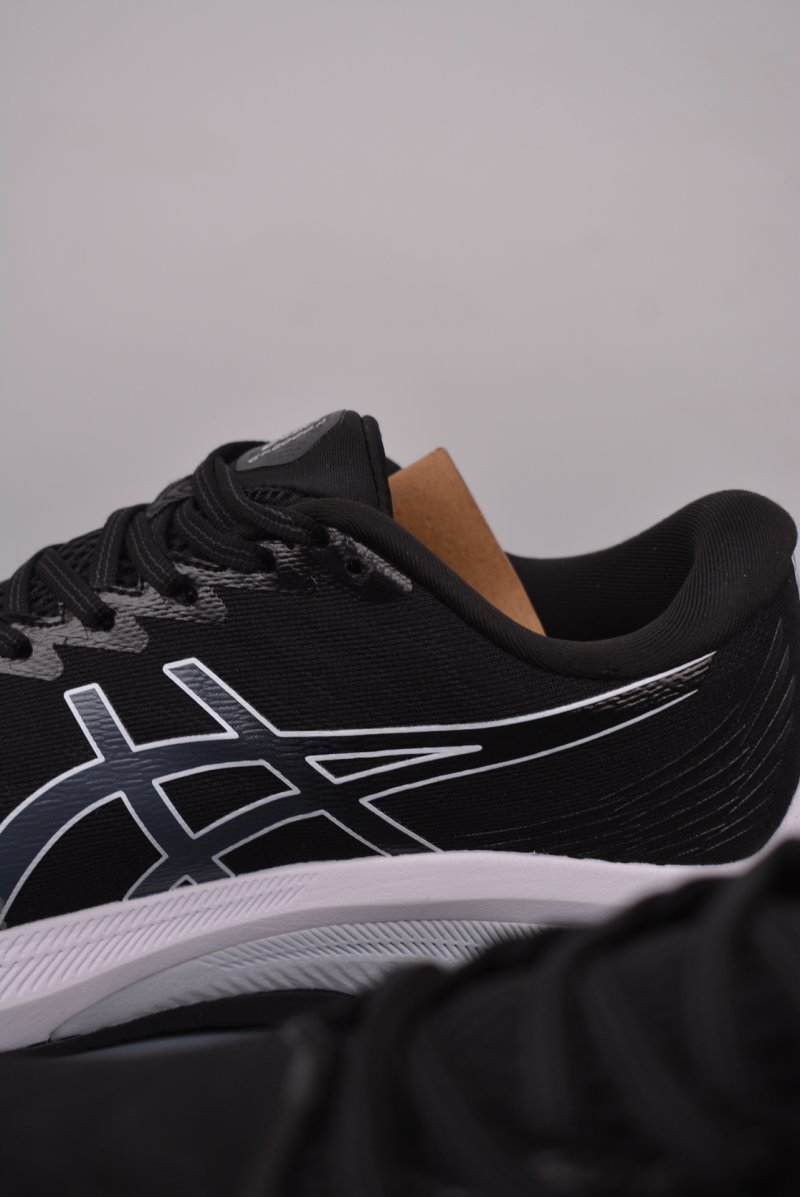 Asics GT-2000 11 view