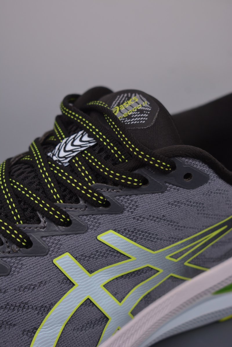 Asics GT-2000 11 view