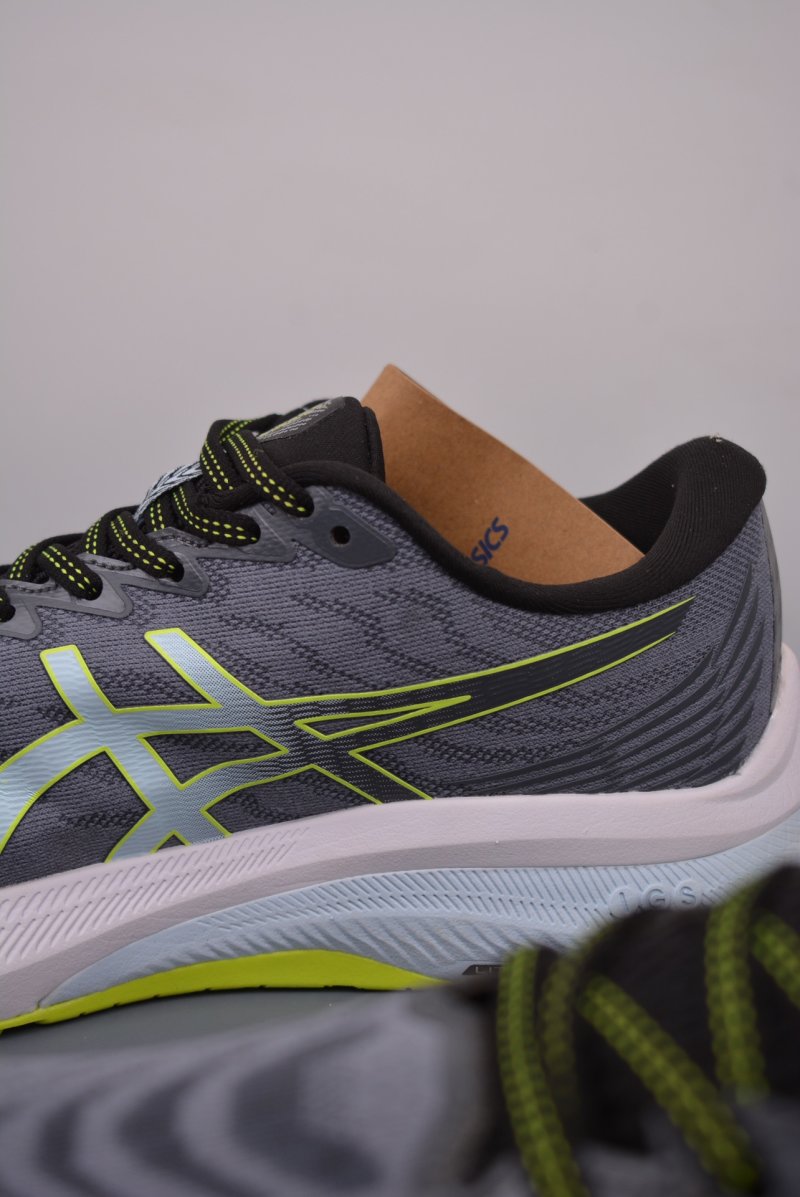 Asics GT-2000 11 view