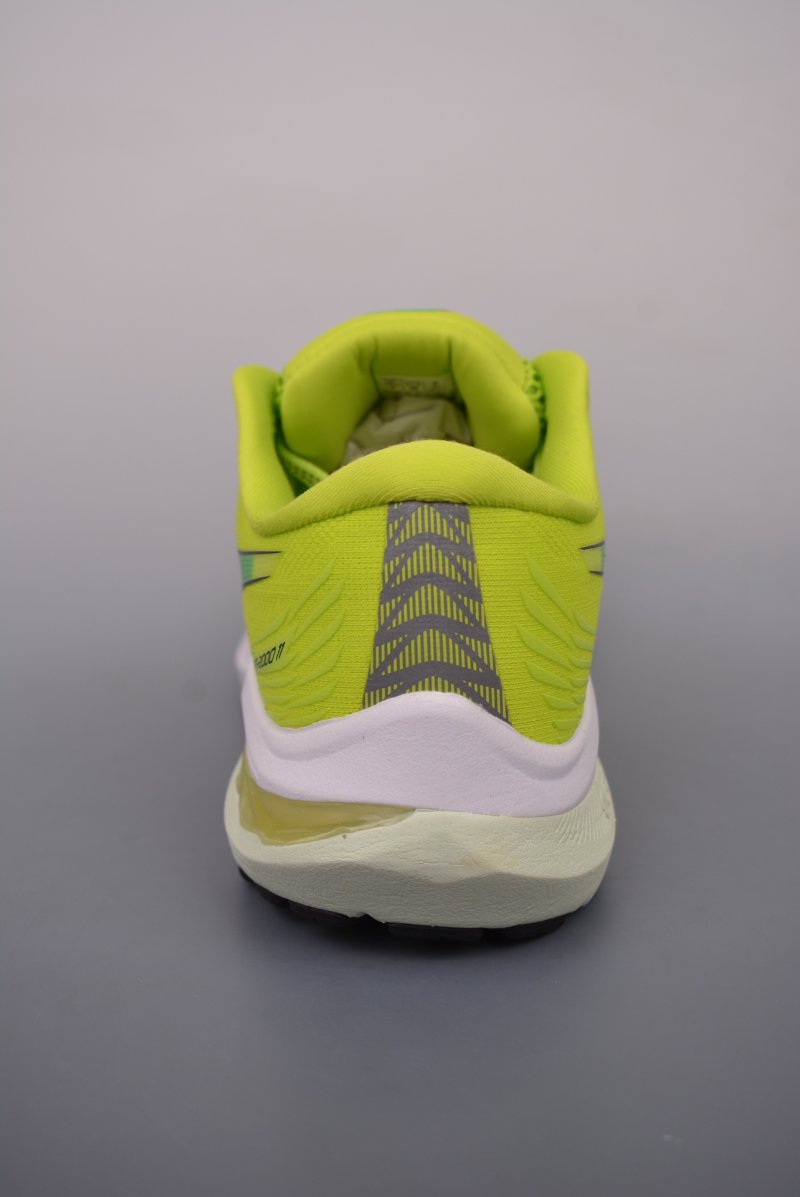 Asics GT-2000 11 view