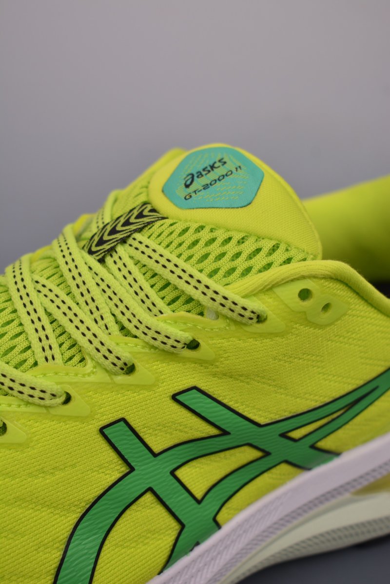 Asics GT-2000 11 view