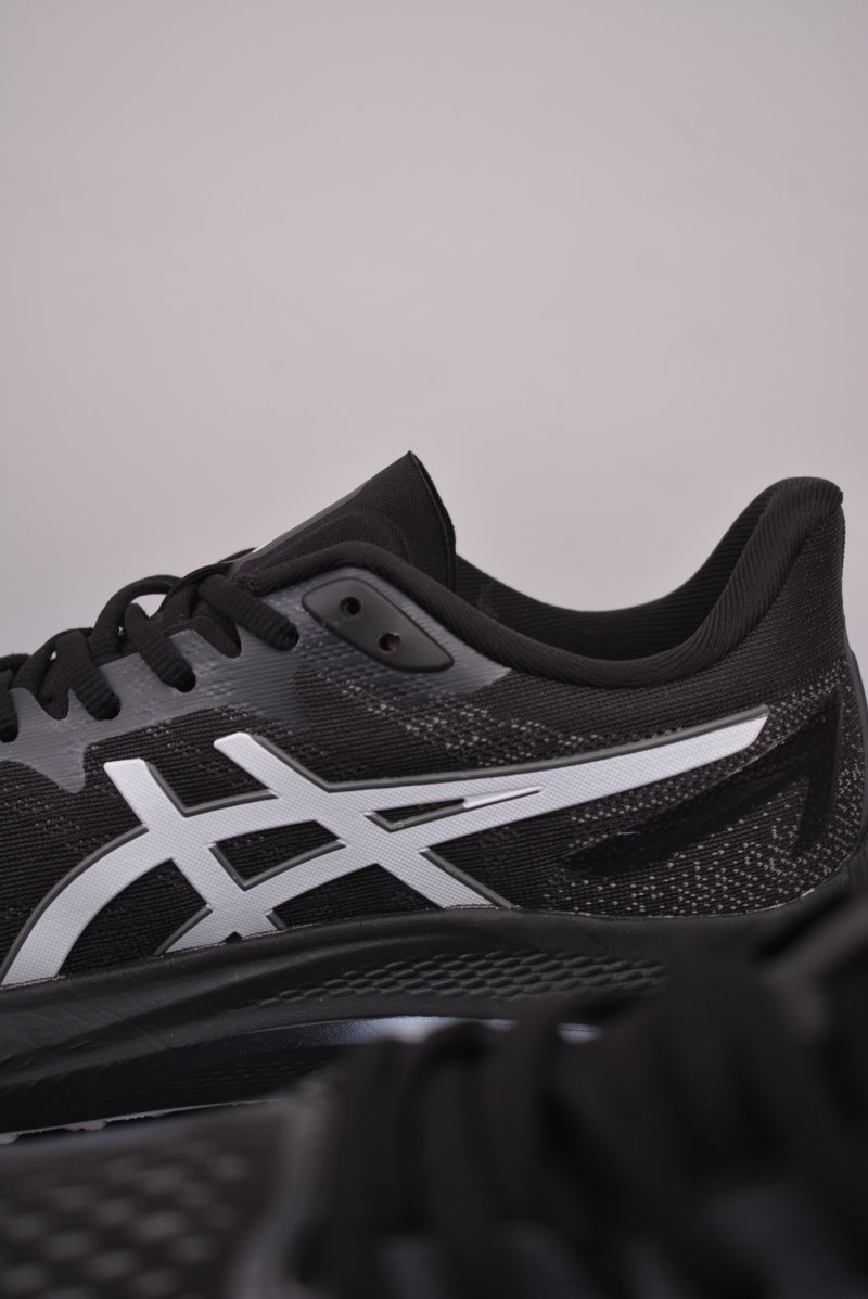 Asics GT-2000 11 view
