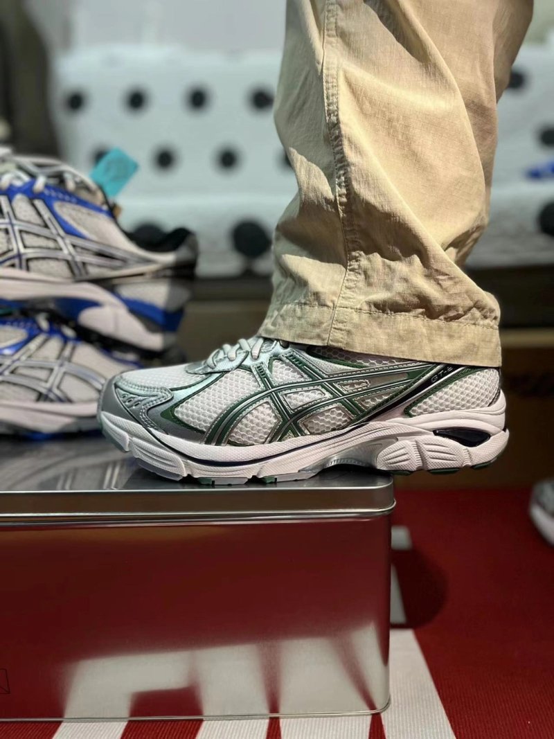 Asics GT-2160 view