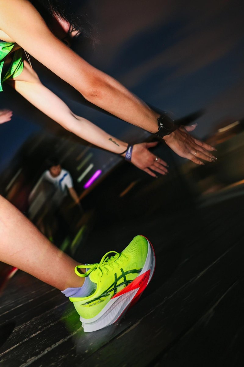 Asics Magic Speed 4 view
