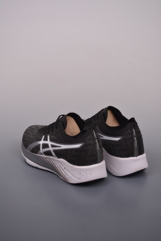 Asics Magic Speed view 2
