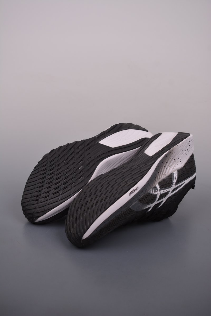 Asics Magic Speed view
