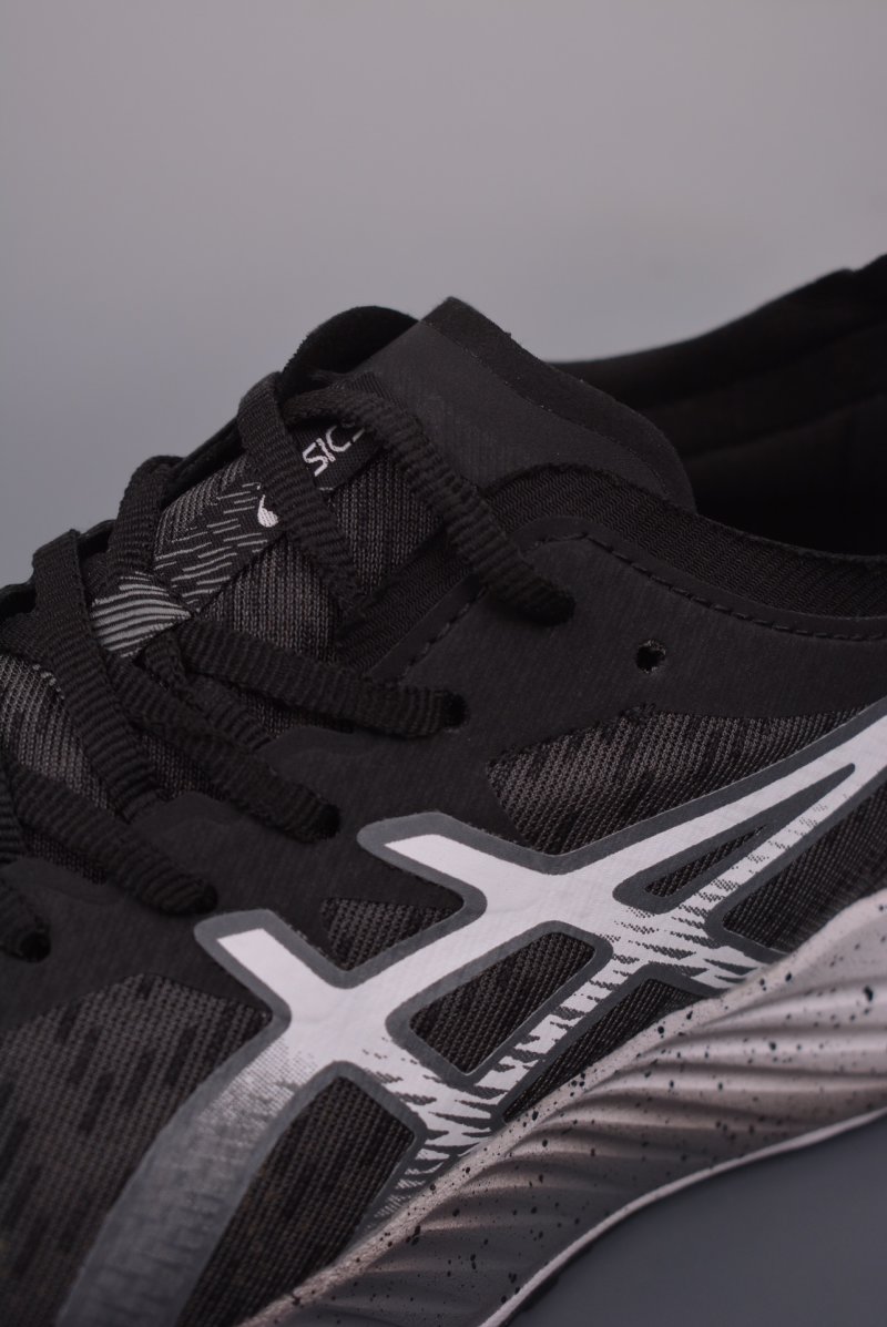 Asics Magic Speed view