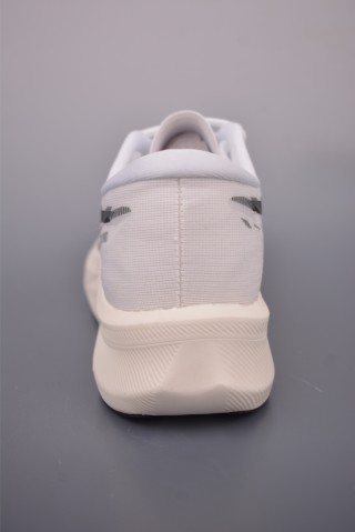 Asics Magic Speed 4 view 4